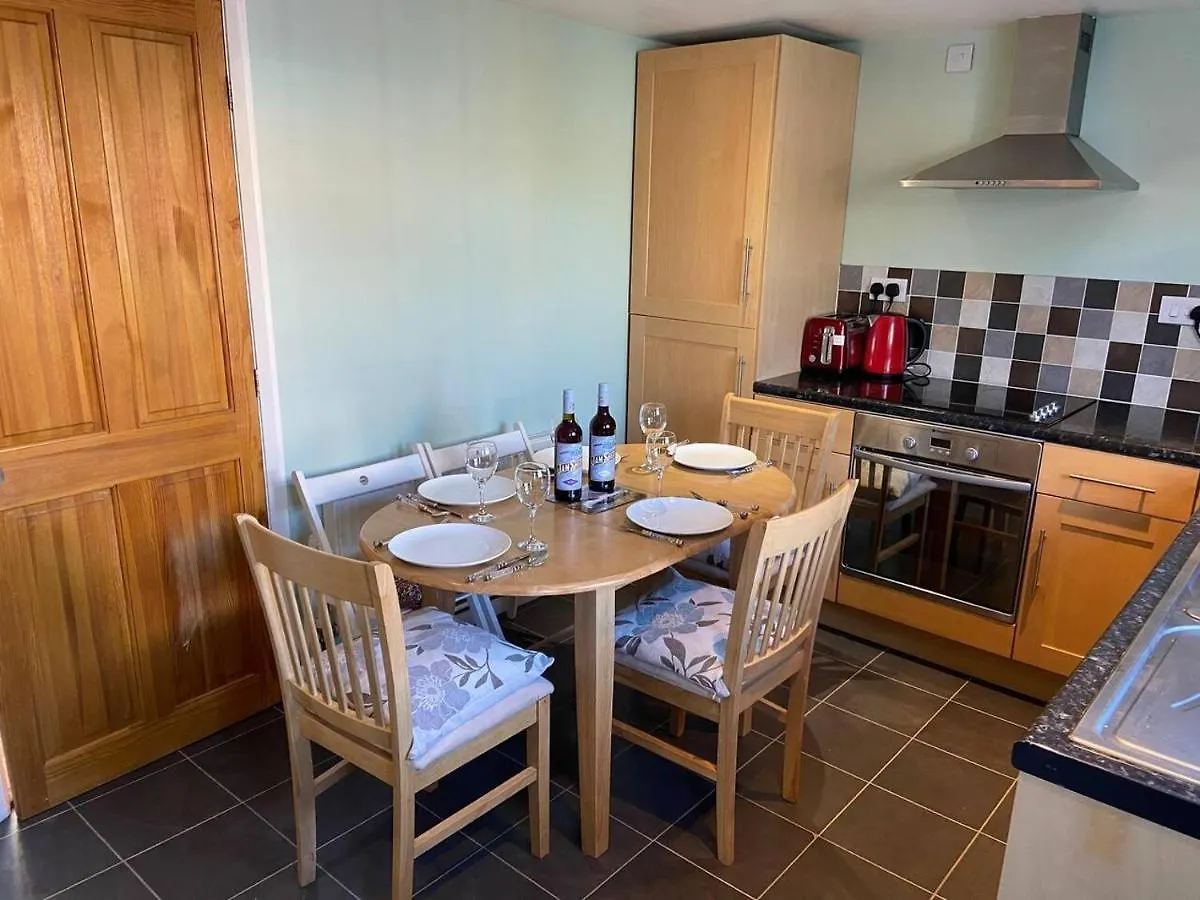 3 Bedroom Cottage Sleeps 5 Village Location Scarborough Prázdninový dům