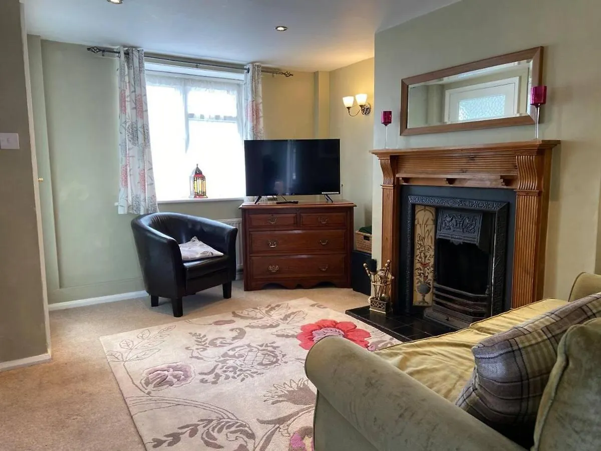 3 Bedroom Cottage Sleeps 5 Village Location Scarborough 0*,  Velká Británie
