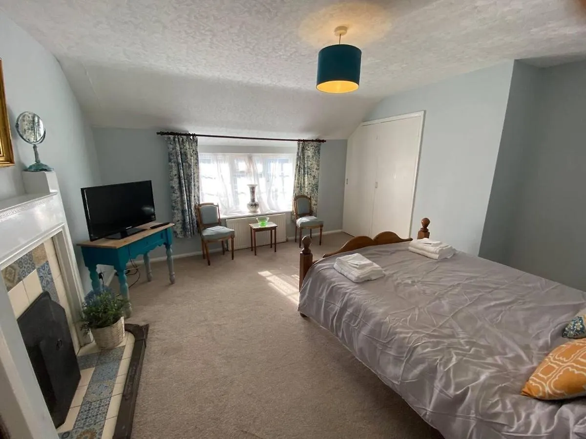 3 Bedroom Cottage Sleeps 5 Village Location Scarborough 0*,  Velká Británie